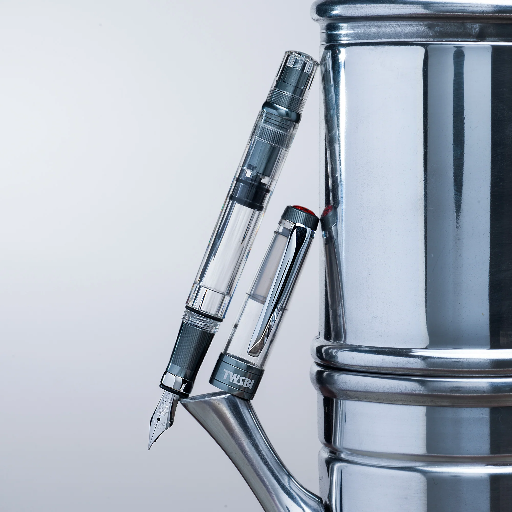 TWSBI Diamond 580ALR Nickel Gray Fountain Pen - Image 8